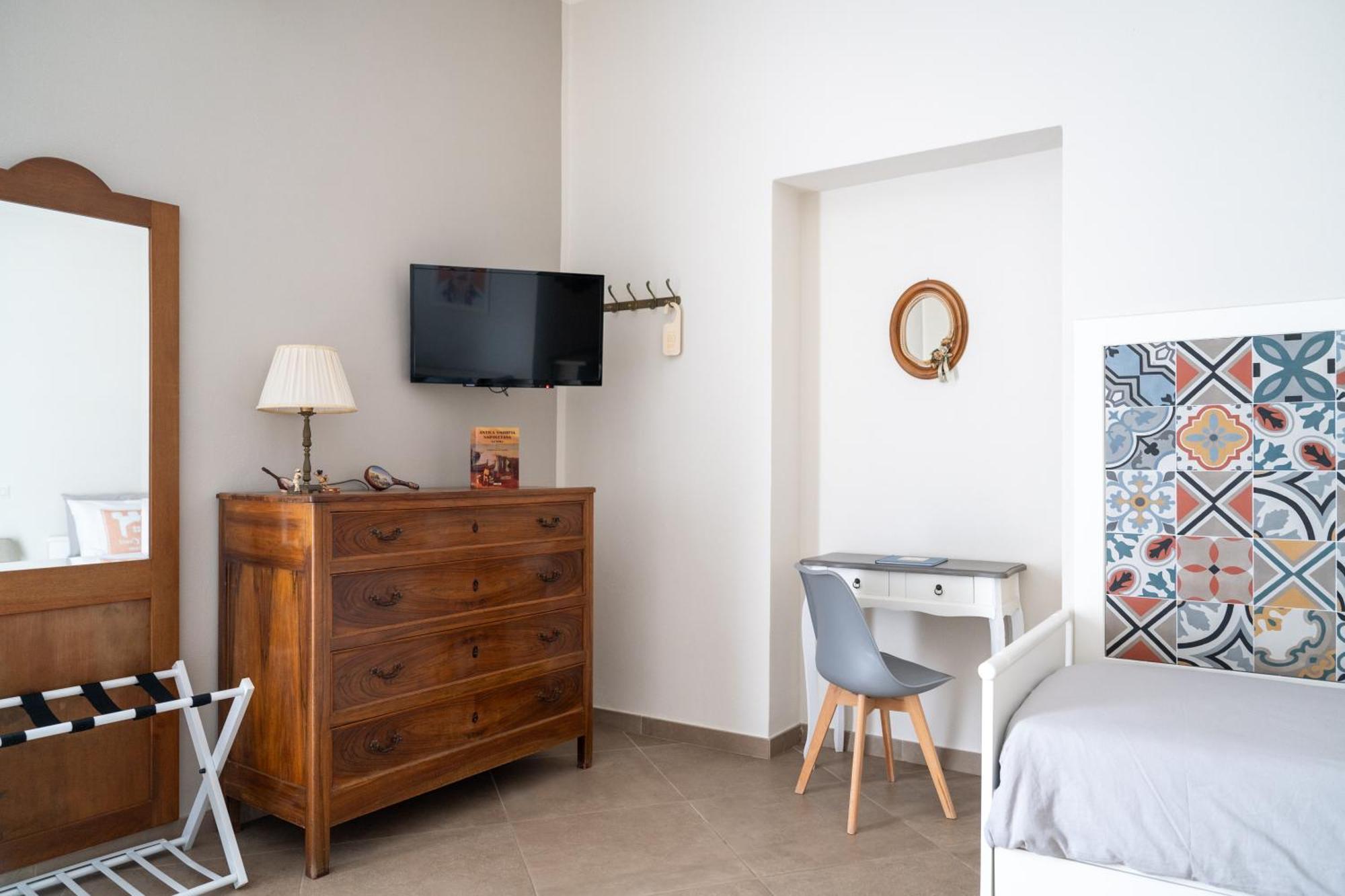 Tinellari Rooms Naples Exterior photo