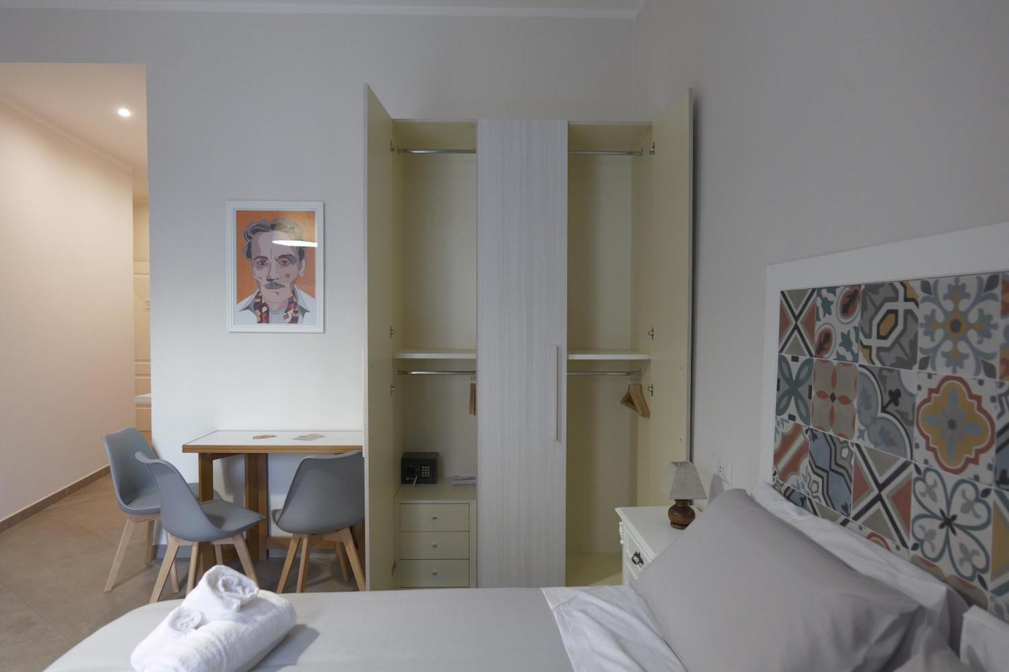 Tinellari Rooms Naples Exterior photo